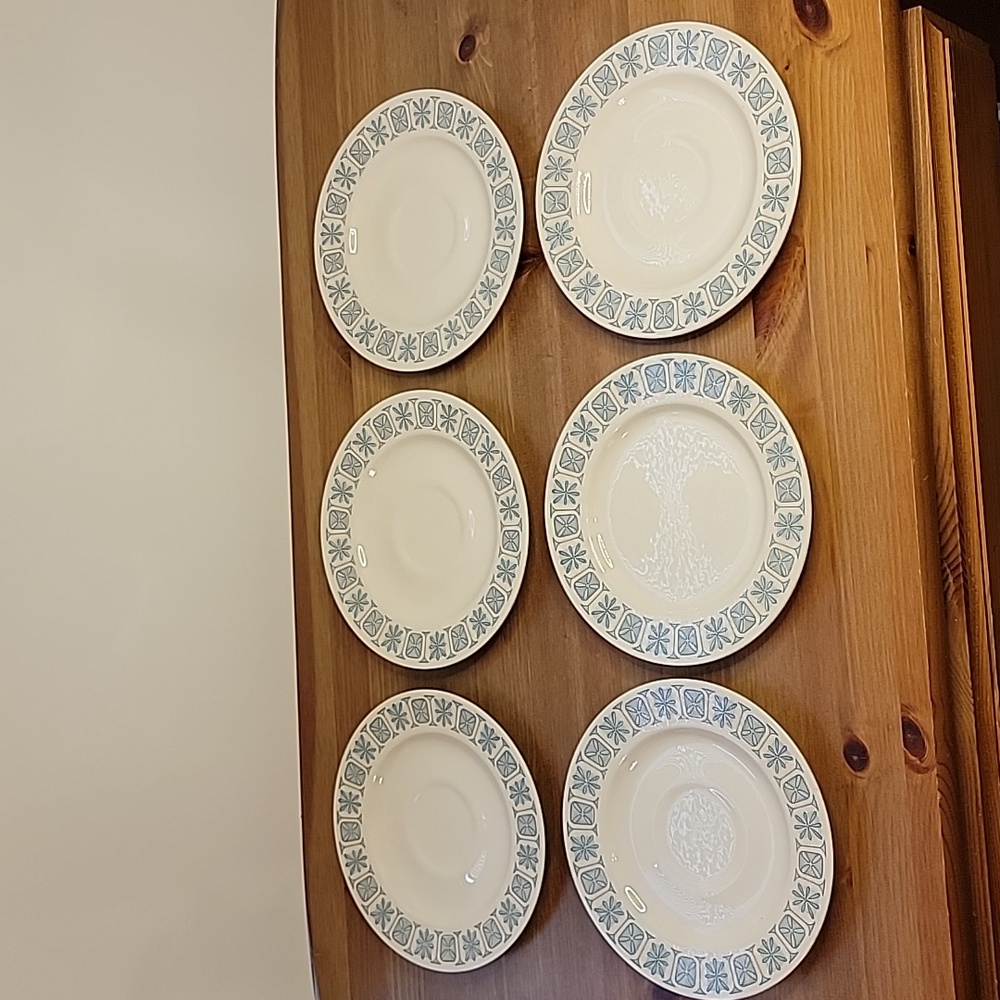 Vintage Taylorstone MCM Saucers- Corinthian Pattern (Set of 6) - Great Condition